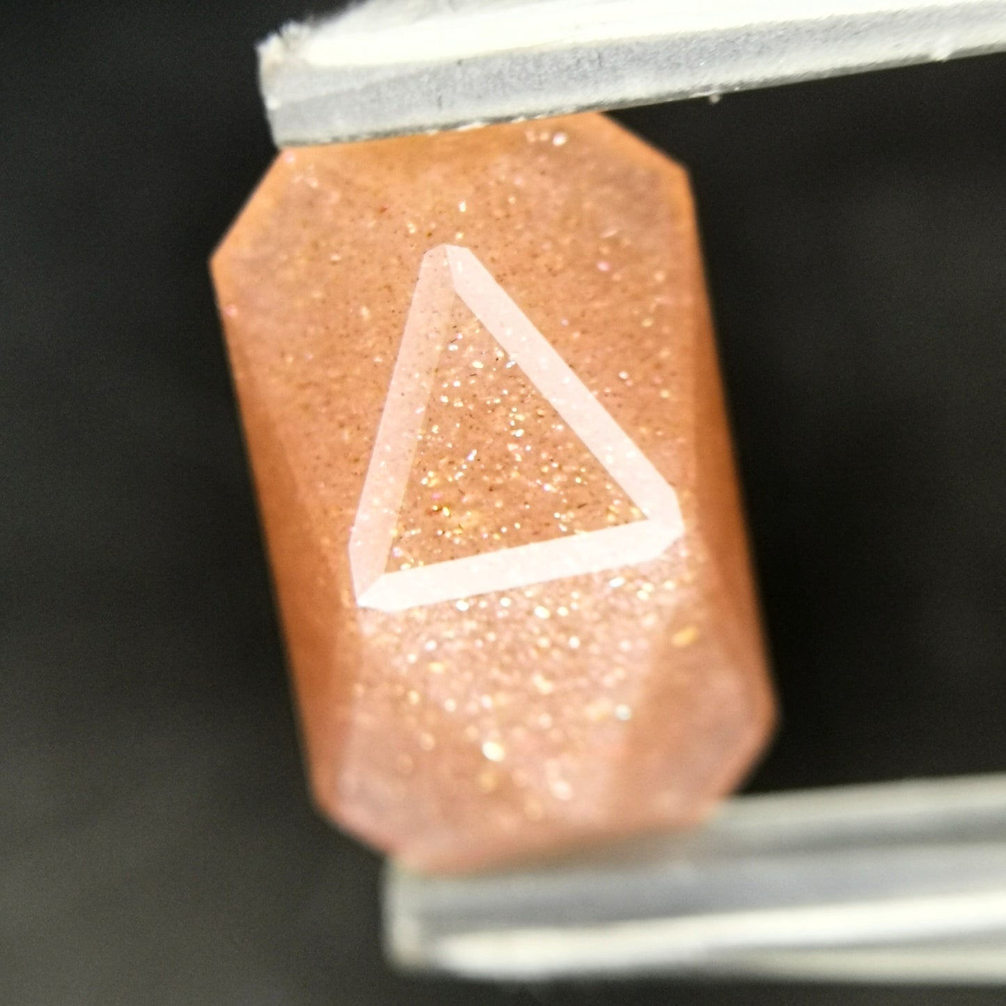 サンストーン 3.541ct / ファセットカットはラスト。カッター"師匠”による独創的ルース