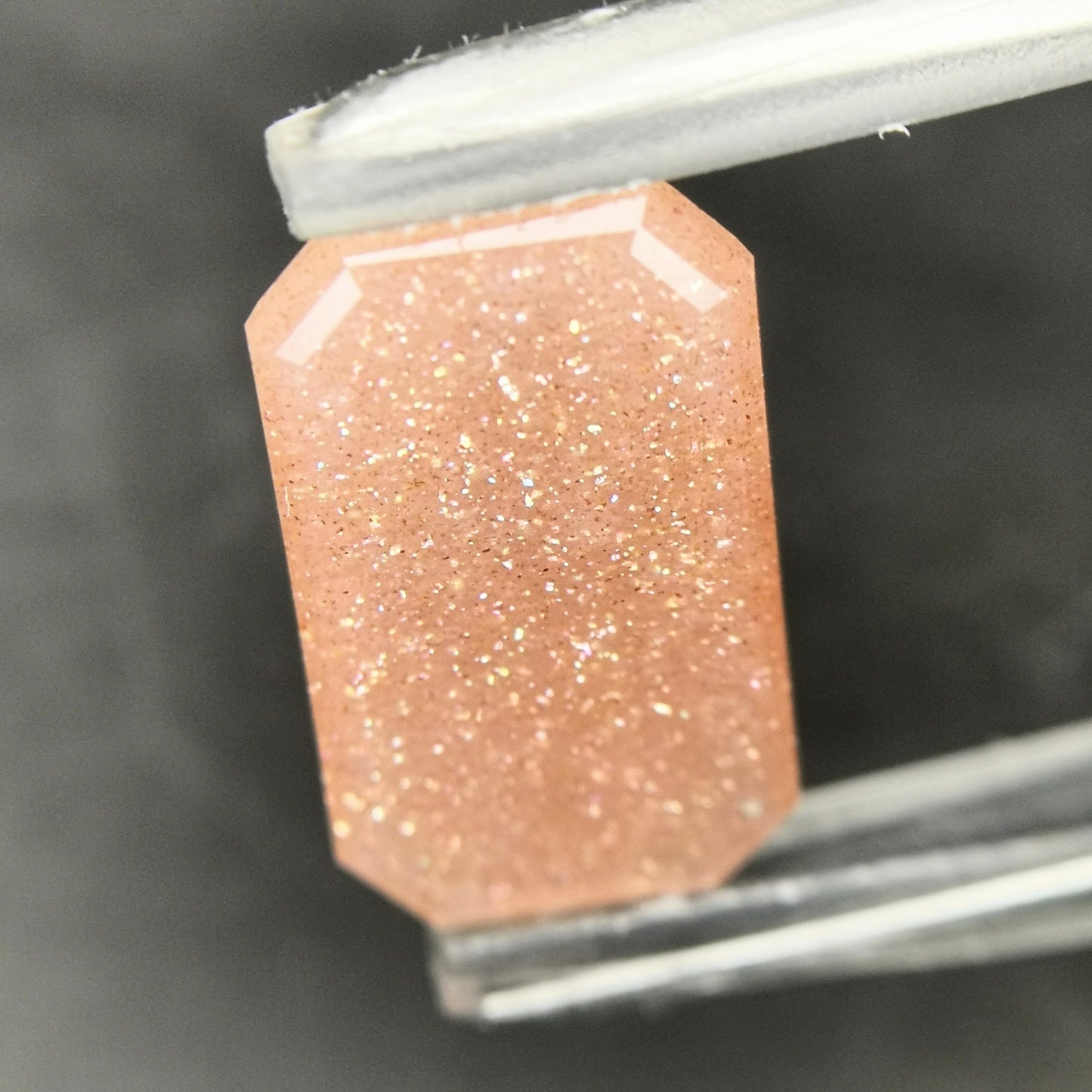 サンストーン 3.541ct / ファセットカットはラスト。カッター"師匠”による独創的ルース