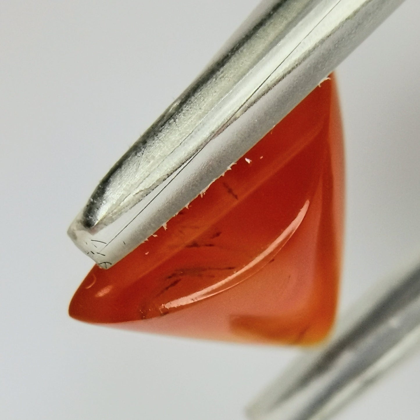 カーネリアン 2.30ct / 【紅玉髄 残り僅か】樹状インクルみたいなのが入った面白い一石