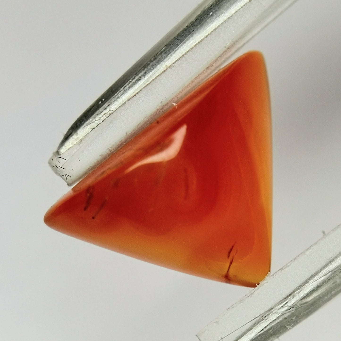カーネリアン 2.30ct / 【紅玉髄 残り僅か】樹状インクルみたいなのが入った面白い一石