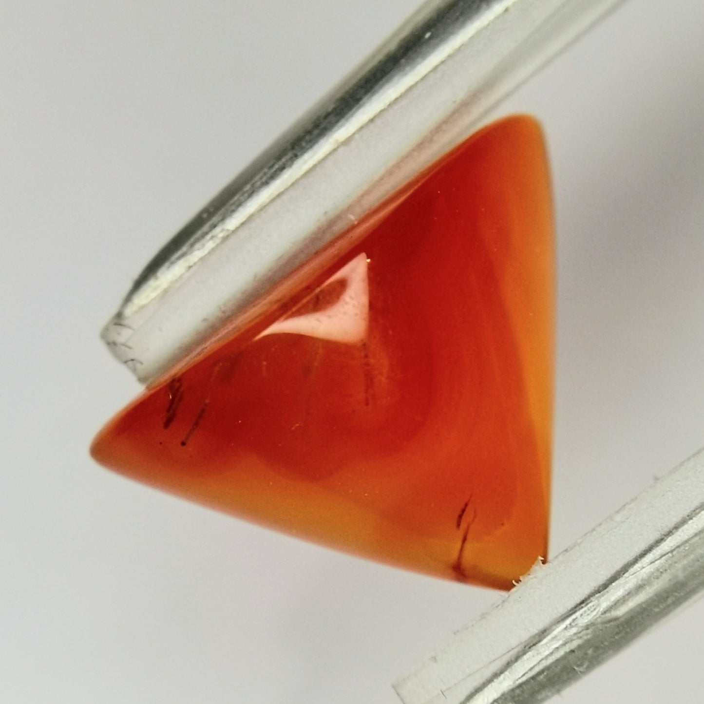 カーネリアン 2.30ct / 【紅玉髄 残り僅か】樹状インクルみたいなのが入った面白い一石