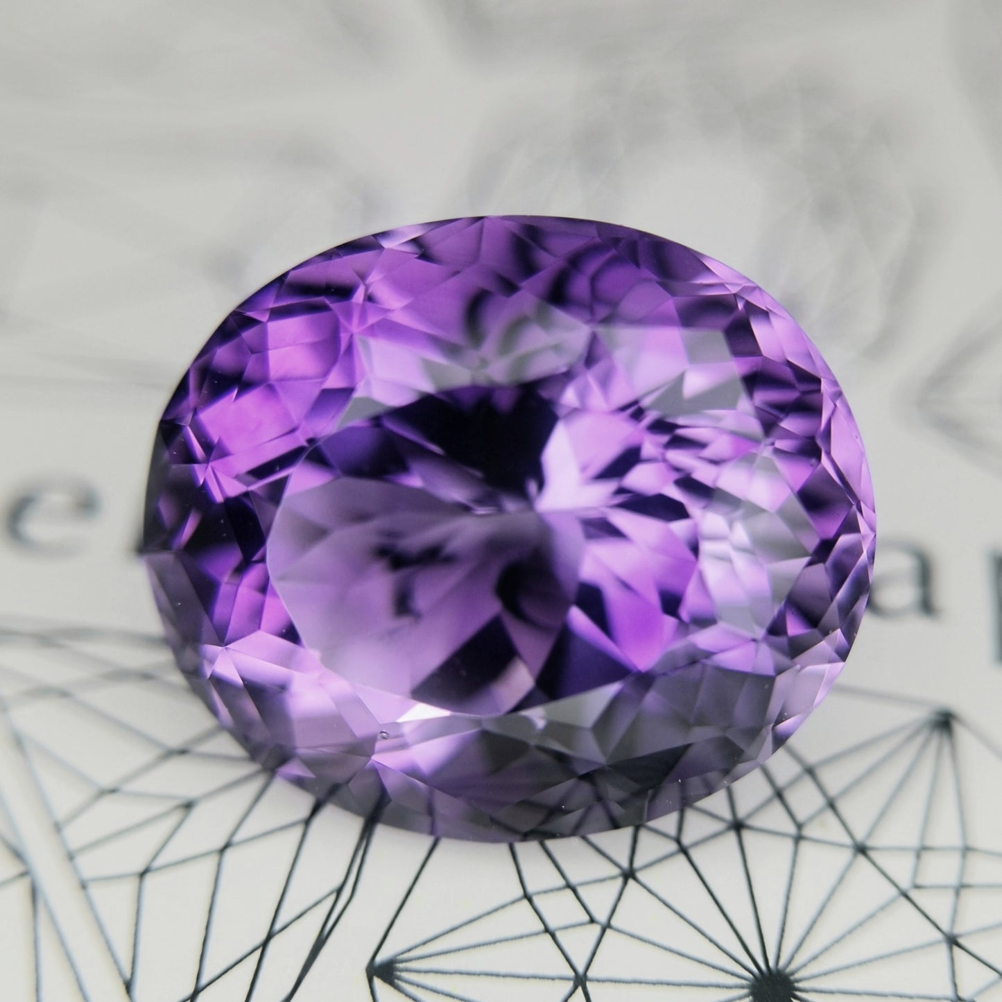 アメジスト11.23ct★色の濃淡と細やかなカットが花咲く希少ゲオちゃん作品キューブ