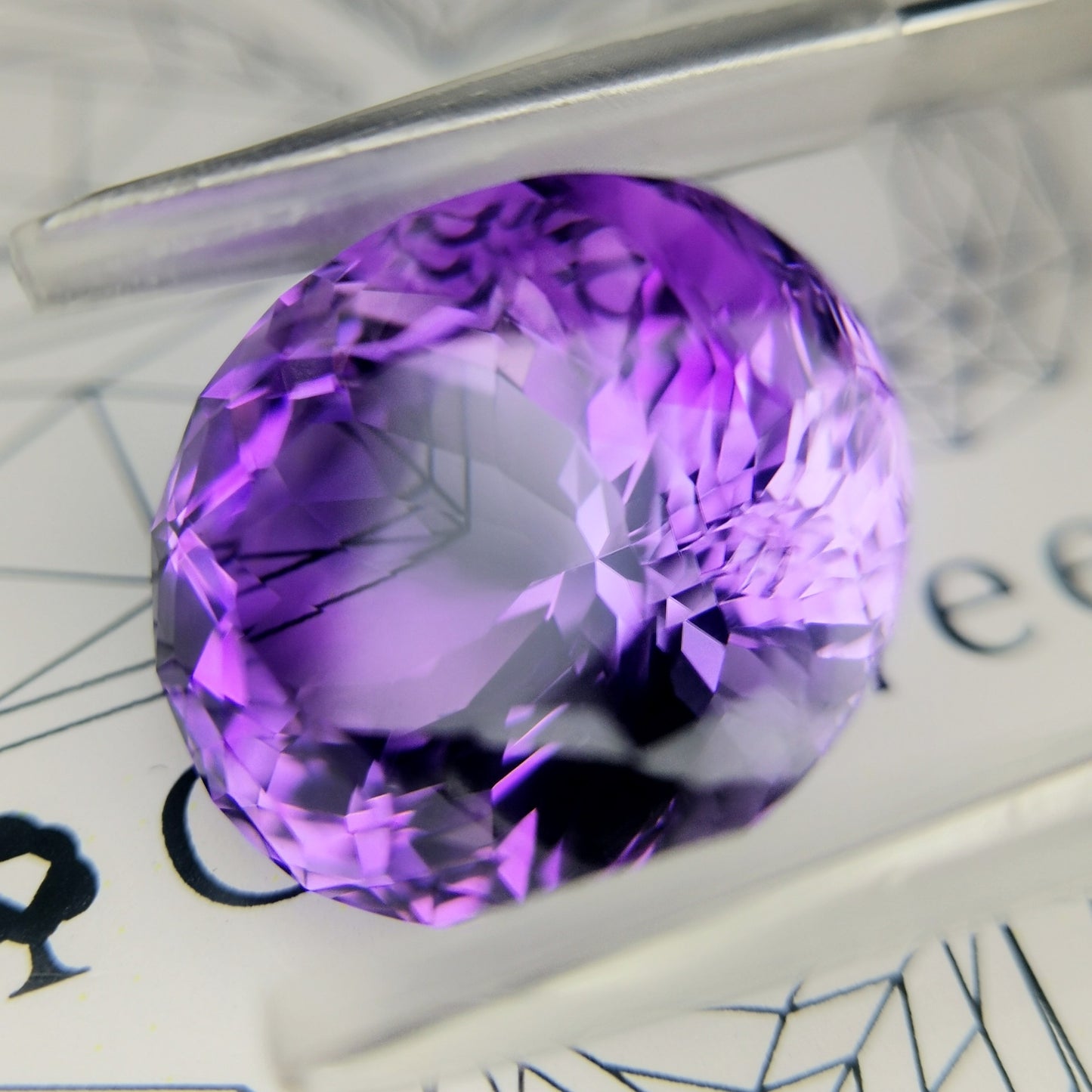 アメジスト11.23ct★色の濃淡と細やかなカットが花咲く希少ゲオちゃん作品キューブ