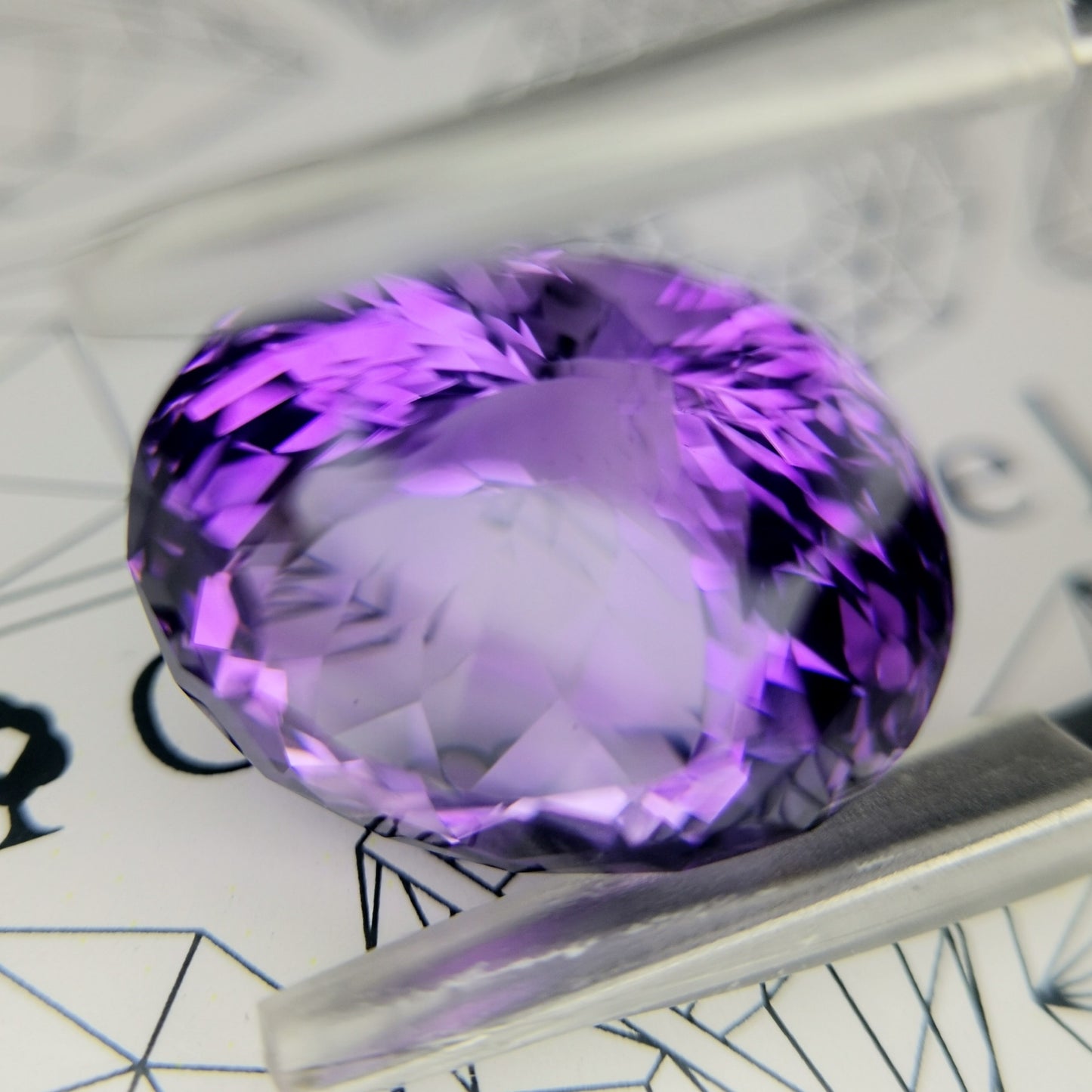 アメジスト11.23ct★色の濃淡と細やかなカットが花咲く希少ゲオちゃん作品キューブ