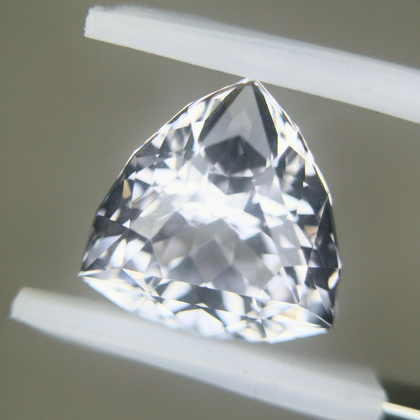 ダンビュライト 6.964ct