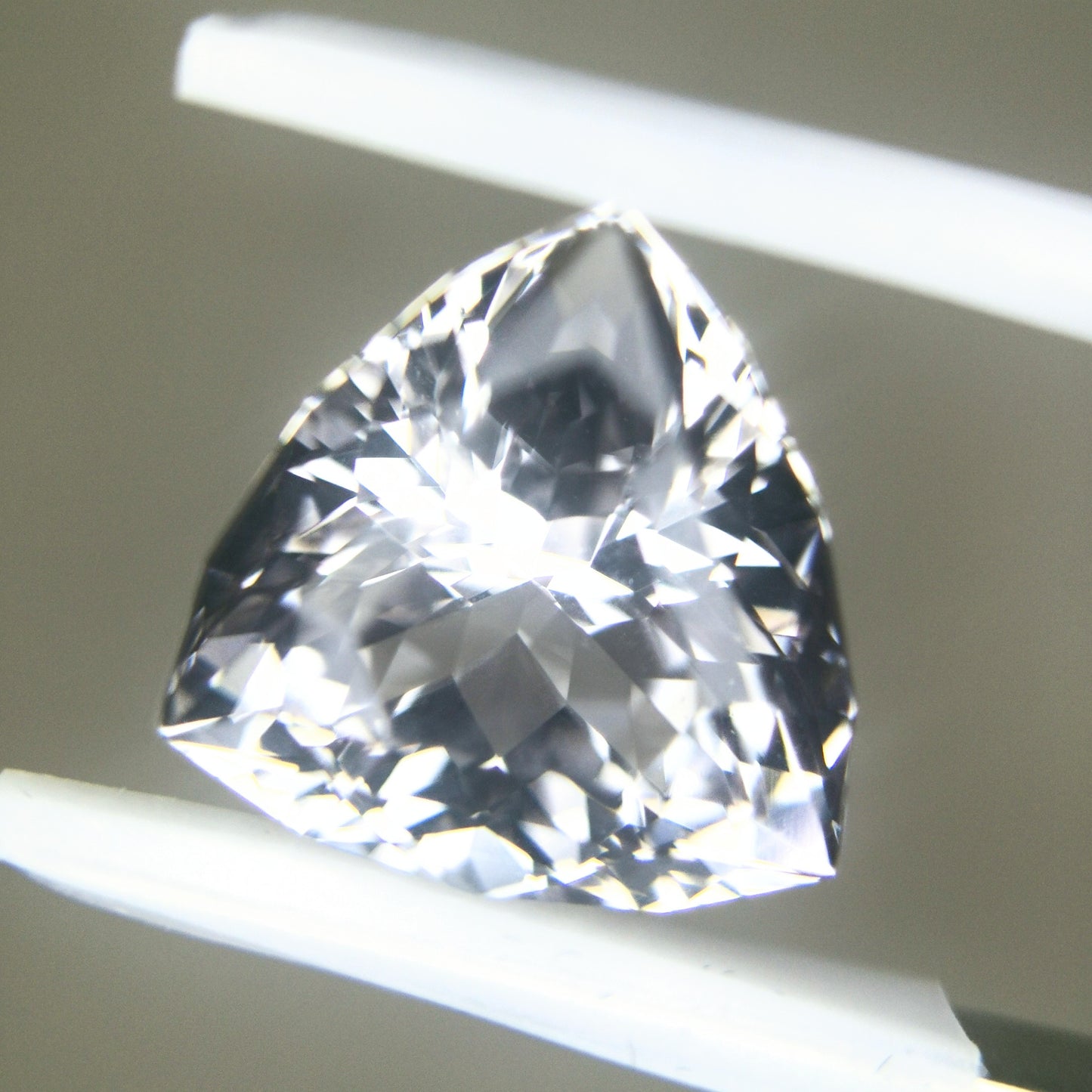 ダンビュライト 6.964ct