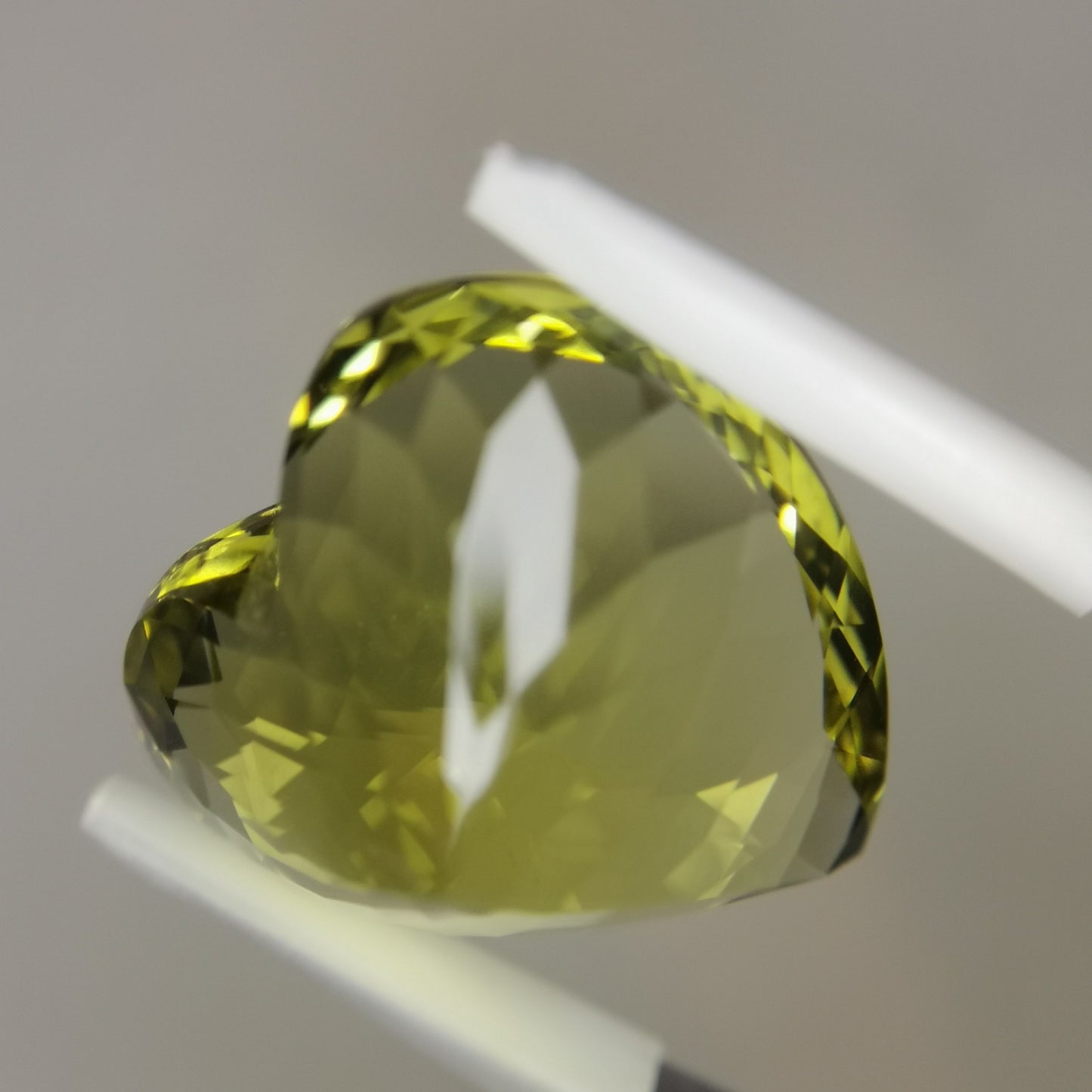 9/30(土)22:00終了🏁レモンクオーツ 28.83ct★大迫力の可愛い大粒ハートシェイプ