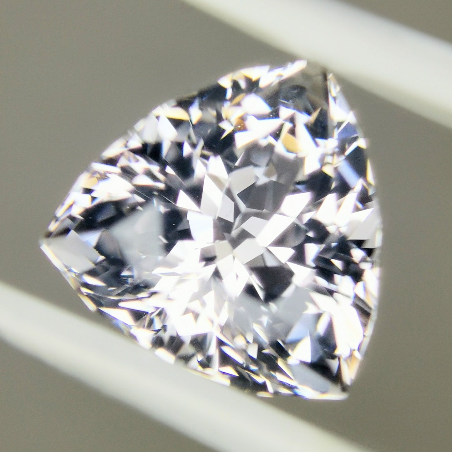 ダンビュライト 6.964ct
