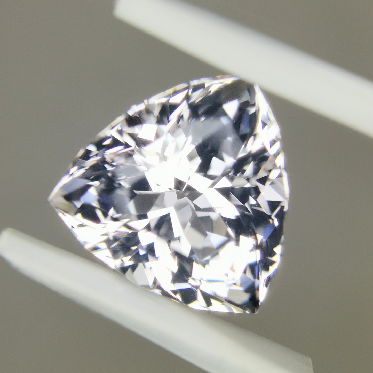 ダンビュライト 6.964ct