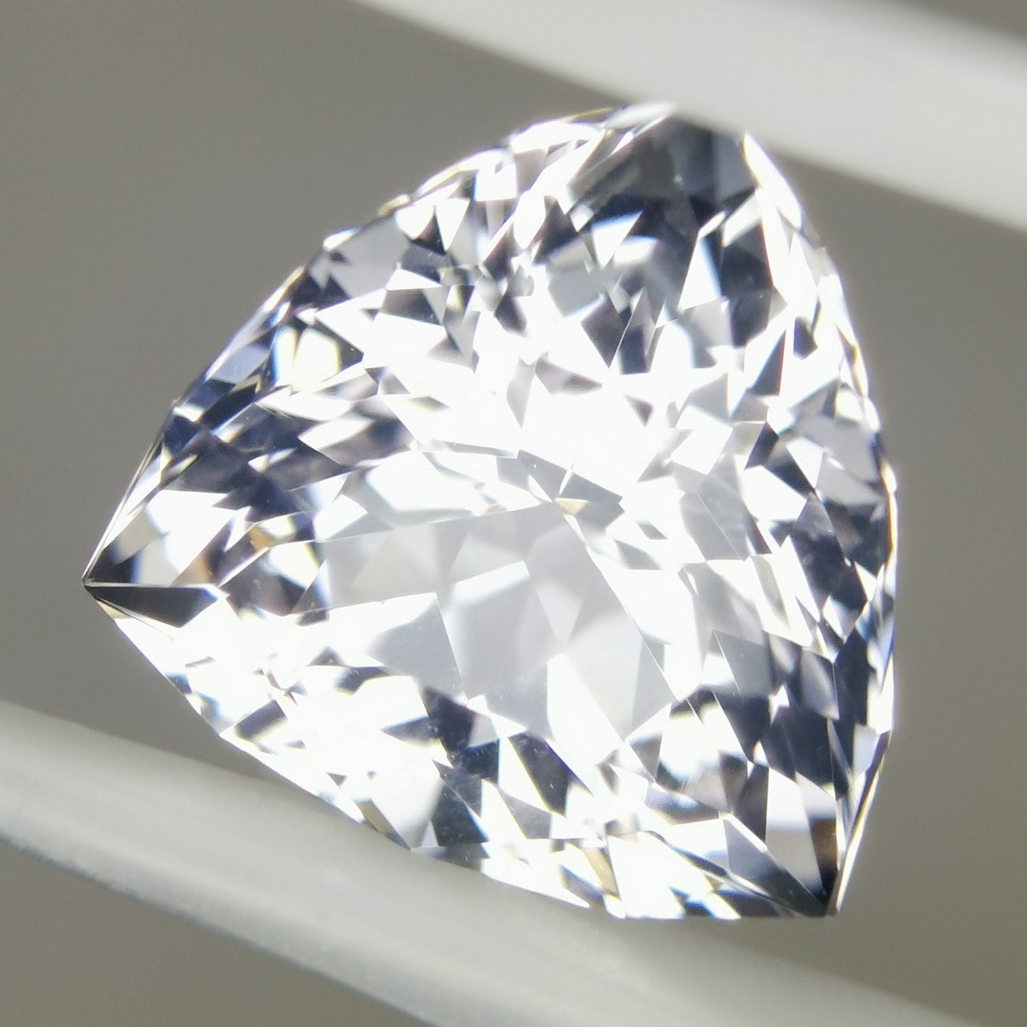 ダンビュライト 6.964ct