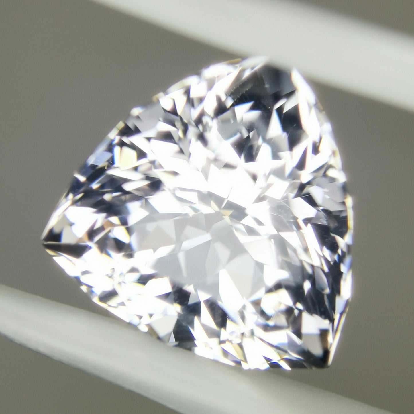 ダンビュライト 6.964ct