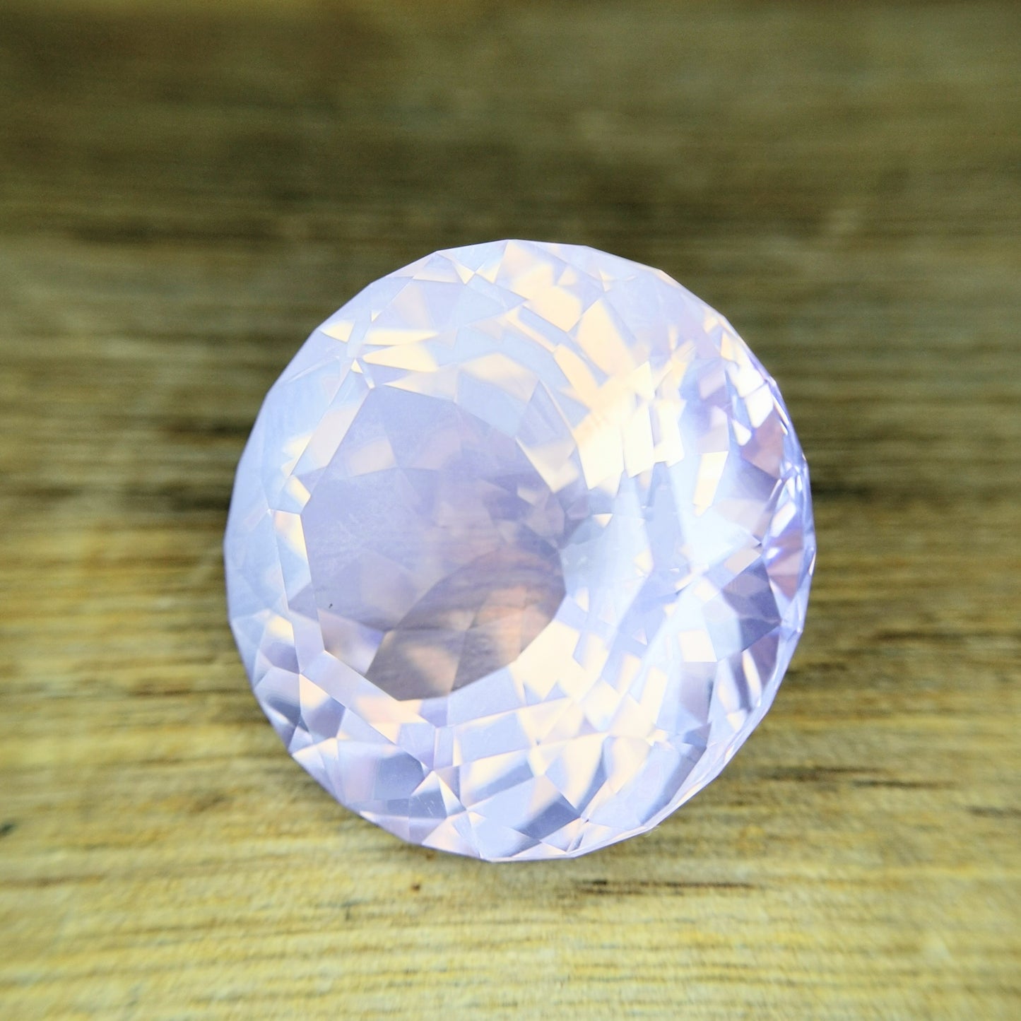 【最多の24角形】8個の新宝石形ファセットが施された / ミルキーアメジスト 36.028ct