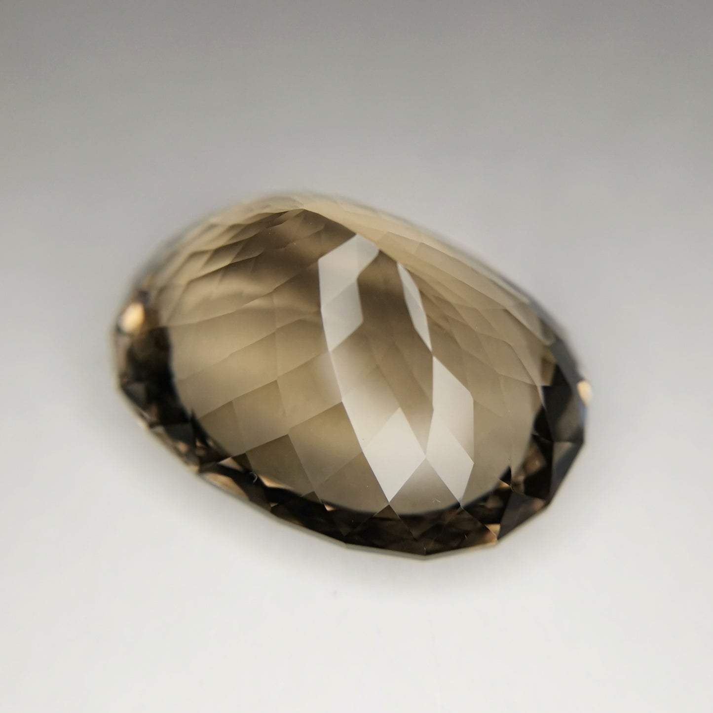大粒で超細やかな輪郭の透明度高い一石 / スモーキークォーツ 41.80ct