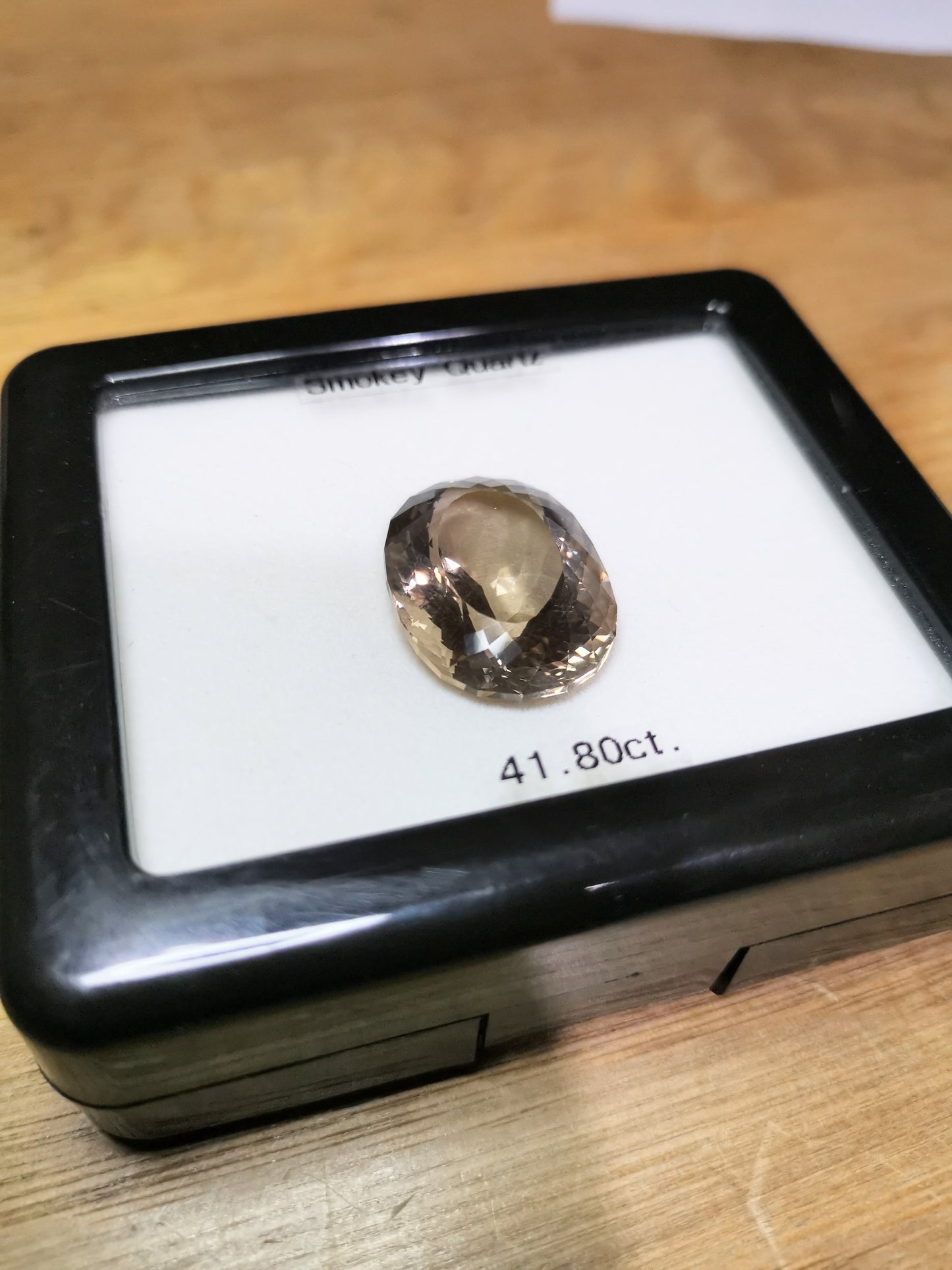 大粒で超細やかな輪郭の透明度高い一石 / スモーキークォーツ 41.80ct