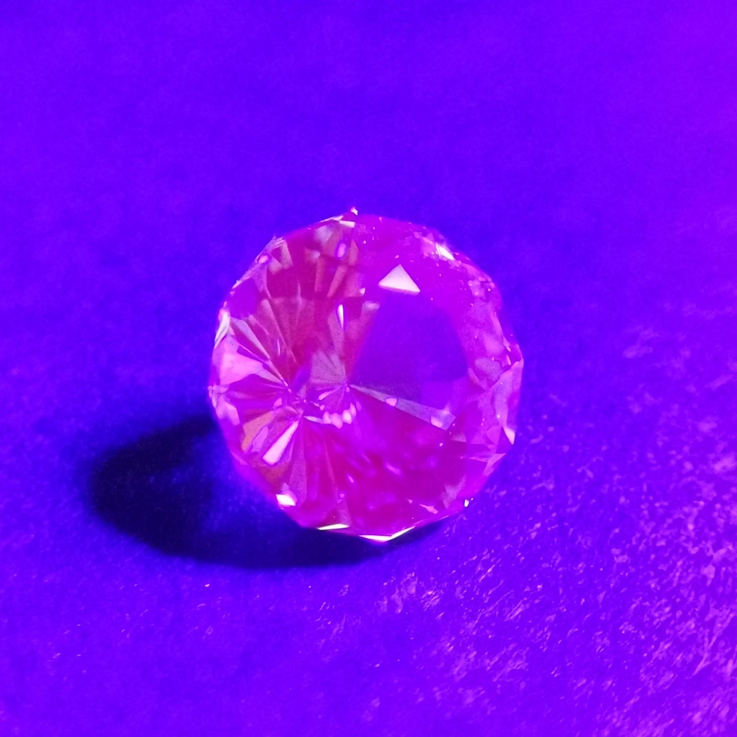 ナリカーカットの横顔も美しい、雰囲気のライトバイオレット / ビルマ産スピネル 0.579ct