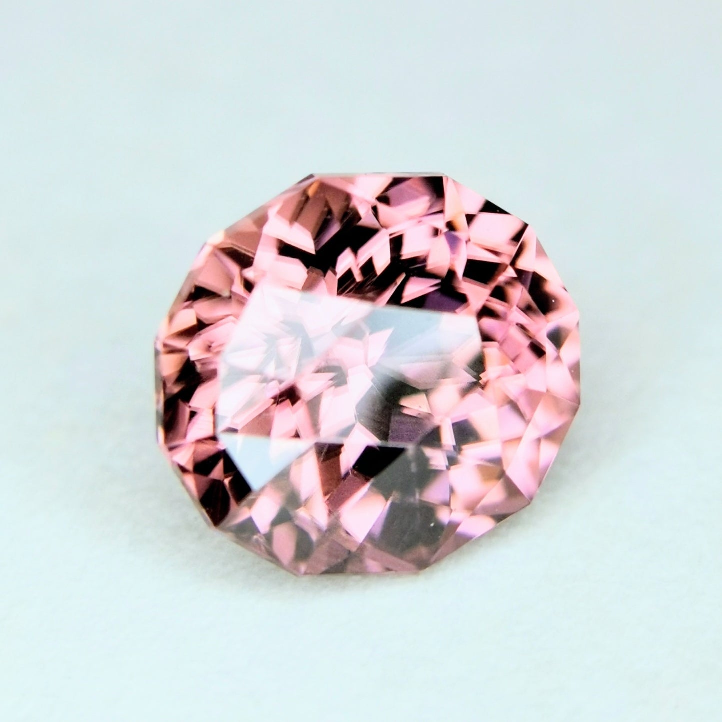 SOLD OUT【衝動買いプライス★GTJ新カッターPR企画】ヤオテン作品のテーブル小さいファンシーオーバル / ジルコン 1.41ct