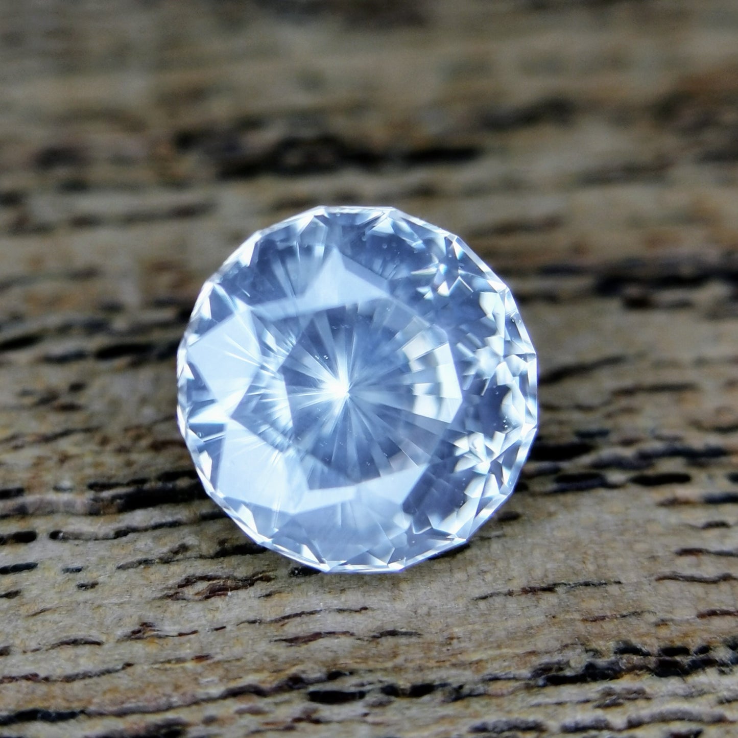【お客さま専用】シルキーさが可愛い、横顔は透明度高い風信子石💎 / カラーレスジルコン 0.97ct