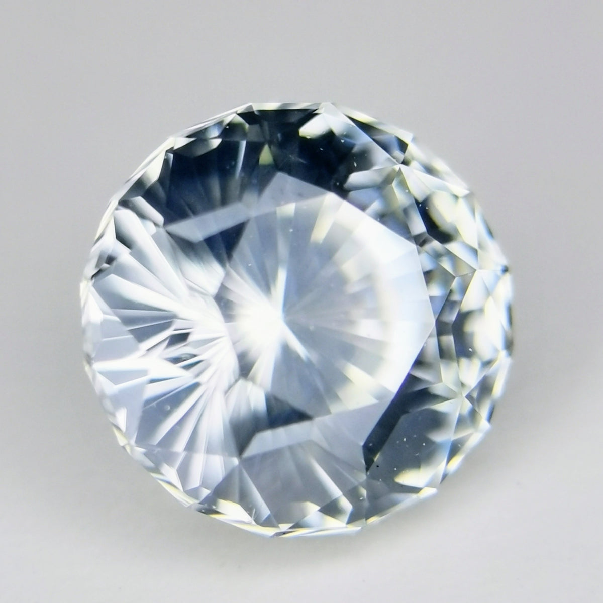 天然シルキーオリーブグリーン ジルコン1.704ct-