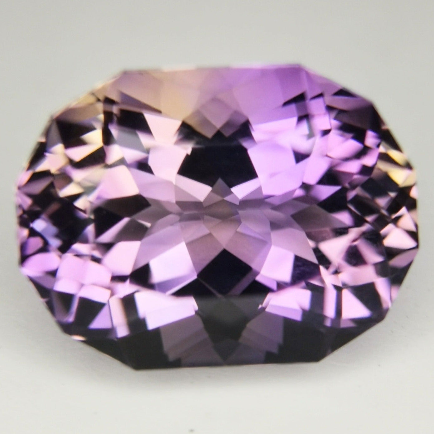 黄色の入り方が面白い、紫多めの一石 / アメトリン 2.99ct