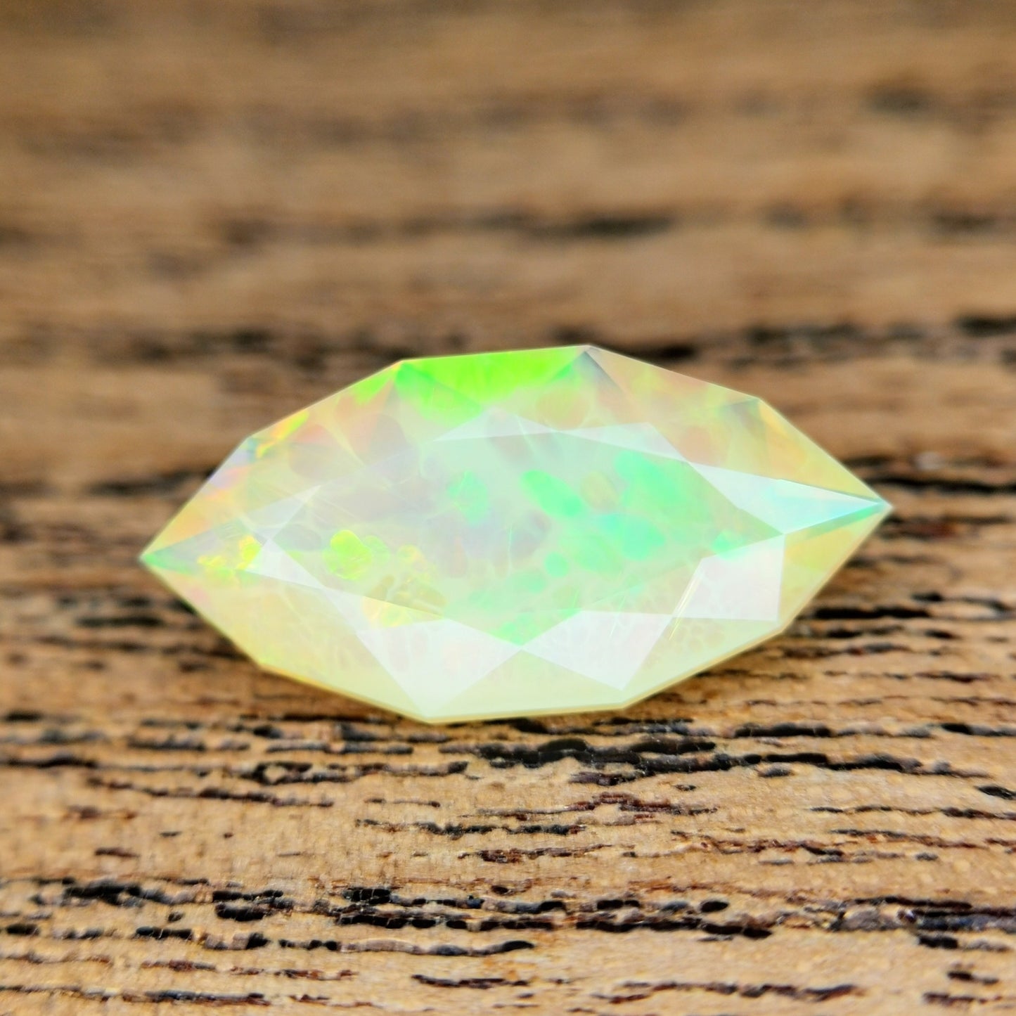 整ったマーキスのオパール登場!? エチオピアオパール 1.47ct