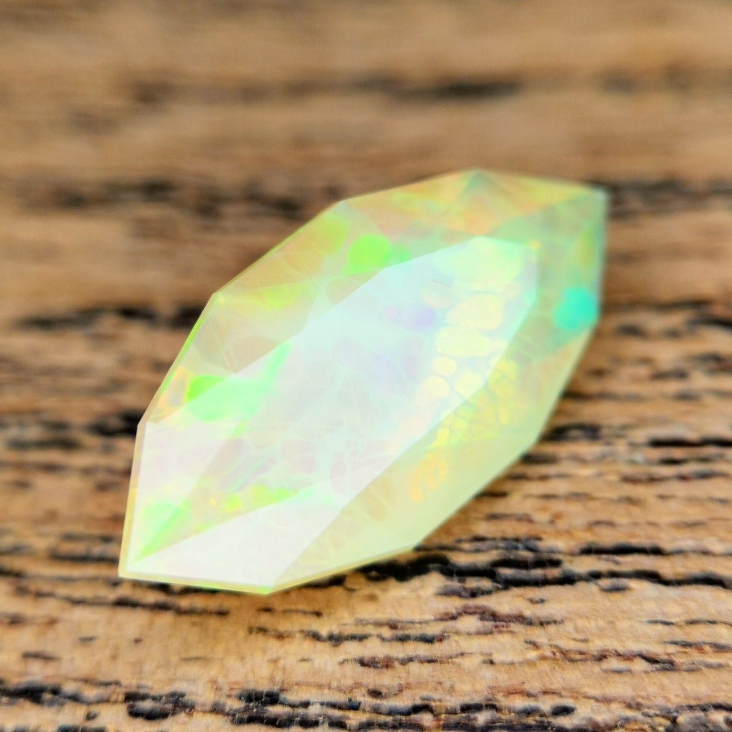 整ったマーキスのオパール登場!? エチオピアオパール 1.47ct