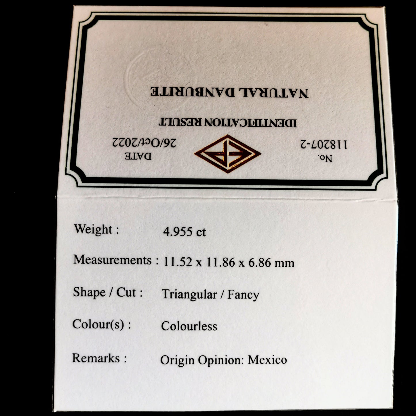 透明度が高く非常に綺麗なトリリアント ダンビュライト 4.955ct