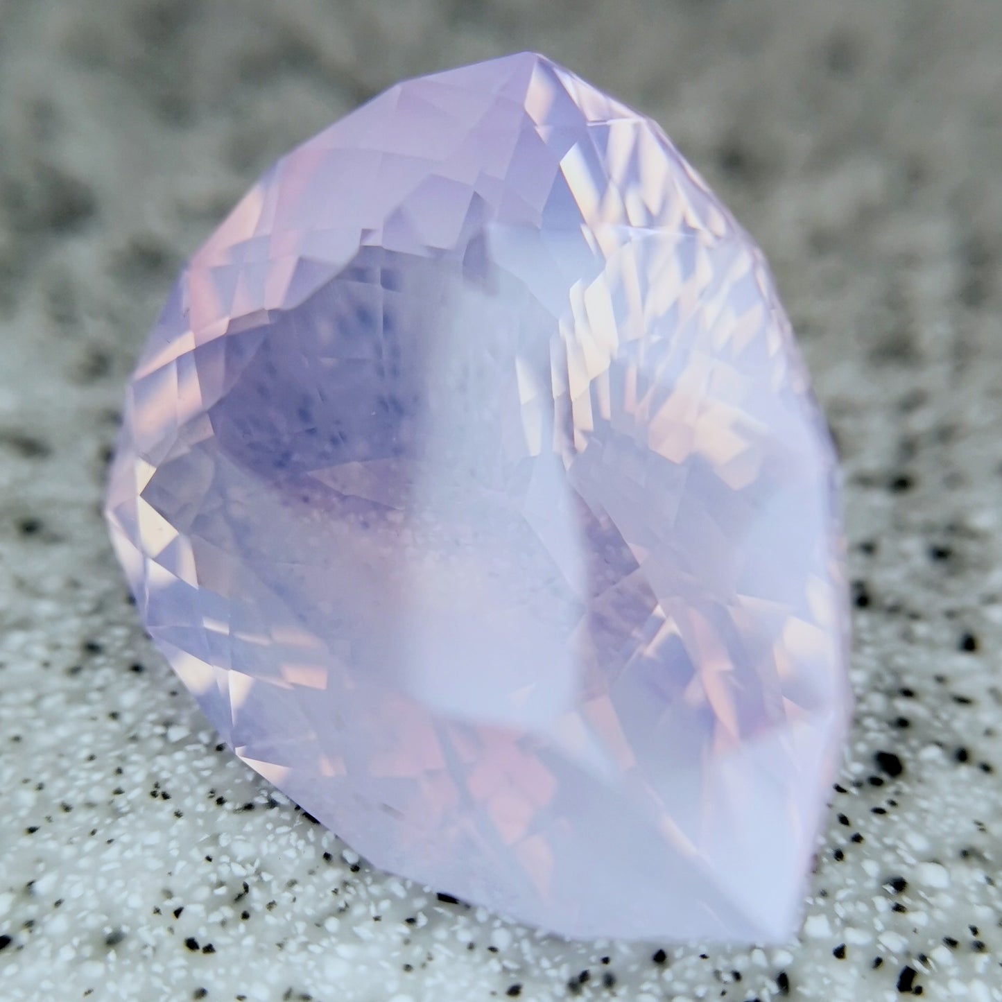 ミルキーアメジスト 26.36ct / ミルキー加減がラインで変わる、良い色味の紫水晶
