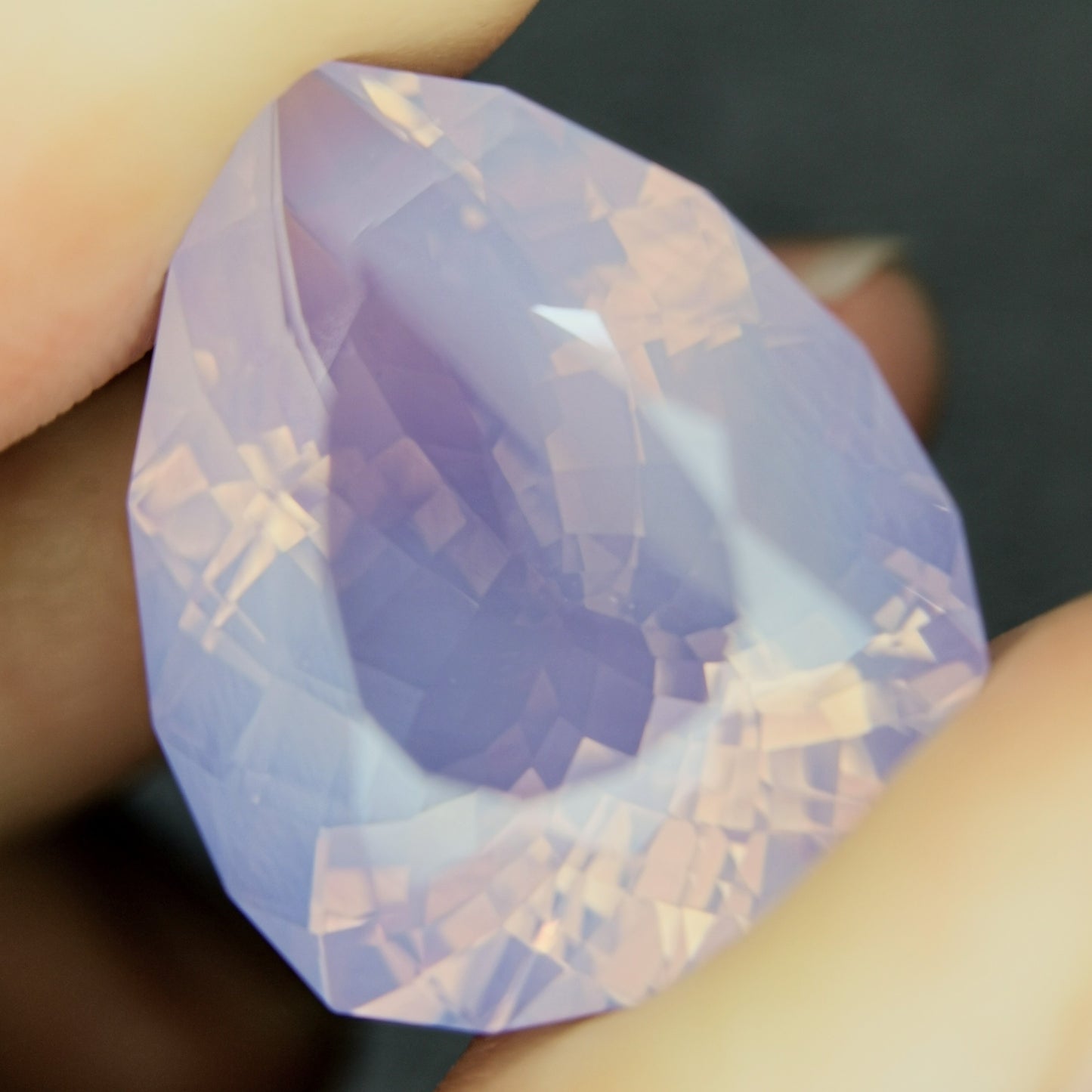 ミルキーアメジスト 26.36ct / ミルキー加減がラインで変わる、良い色味の紫水晶