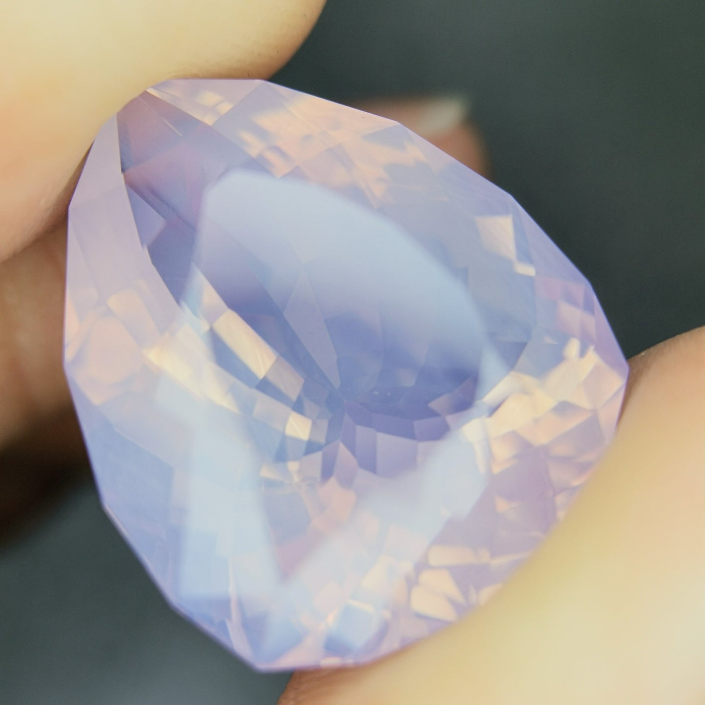 ミルキーアメジスト 26.36ct / ミルキー加減がラインで変わる、良い色味の紫水晶