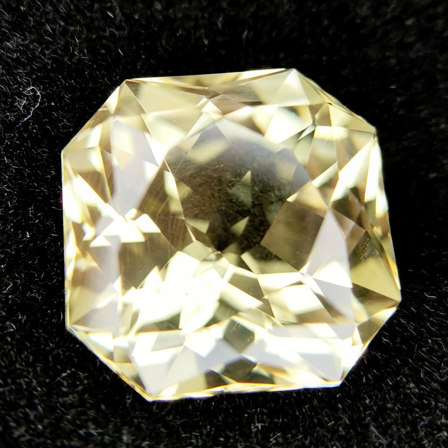 ラブブラドライト 9.418ct / 師匠による八角形の美しいゴールデンラブラド