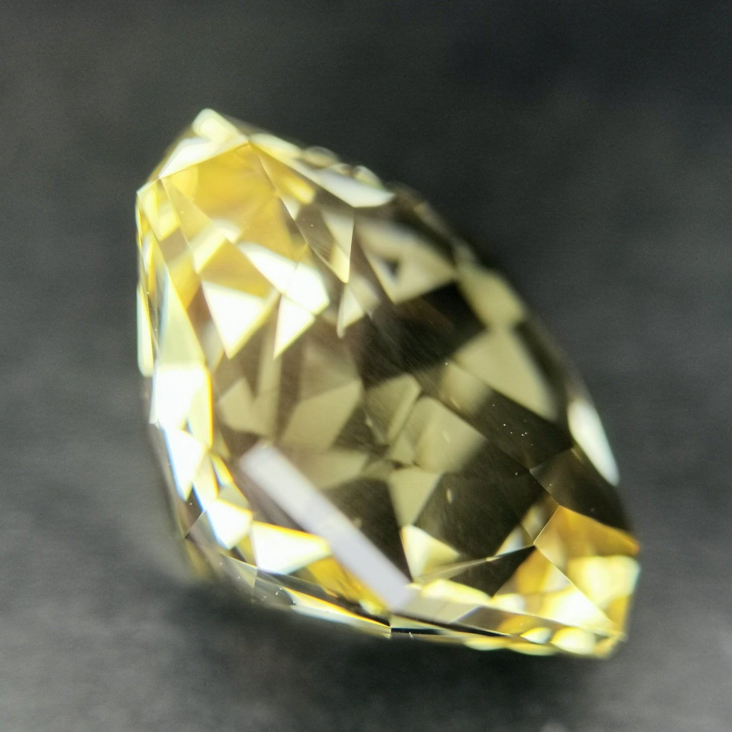 ラブブラドライト 9.418ct / 師匠による八角形の美しいゴールデンラブラド