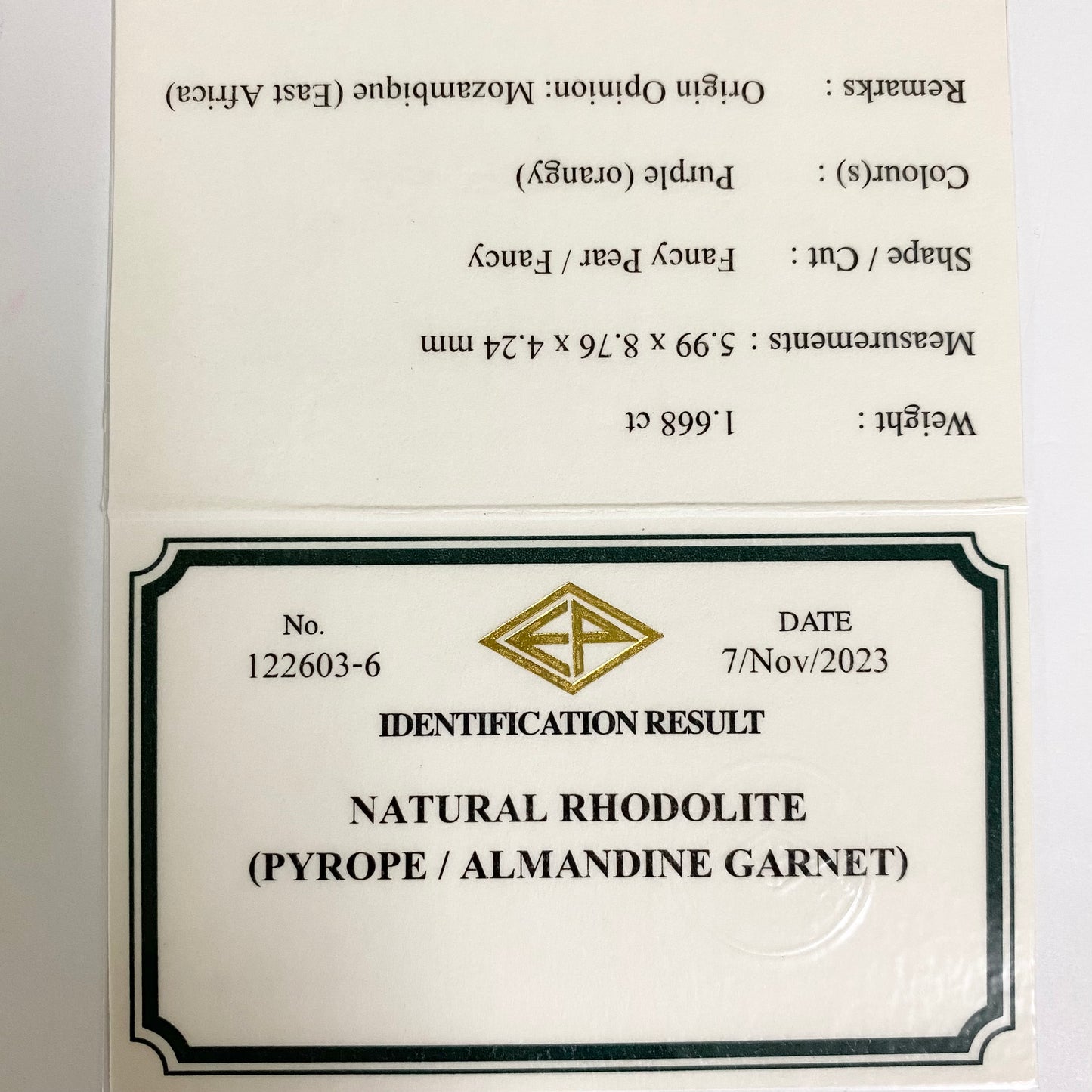 濃厚美色から美しいベリー系ピンクの乱反射する細やかな煌めき放つファンシーペアシェイプ★ロードライトガーネット1.668ct