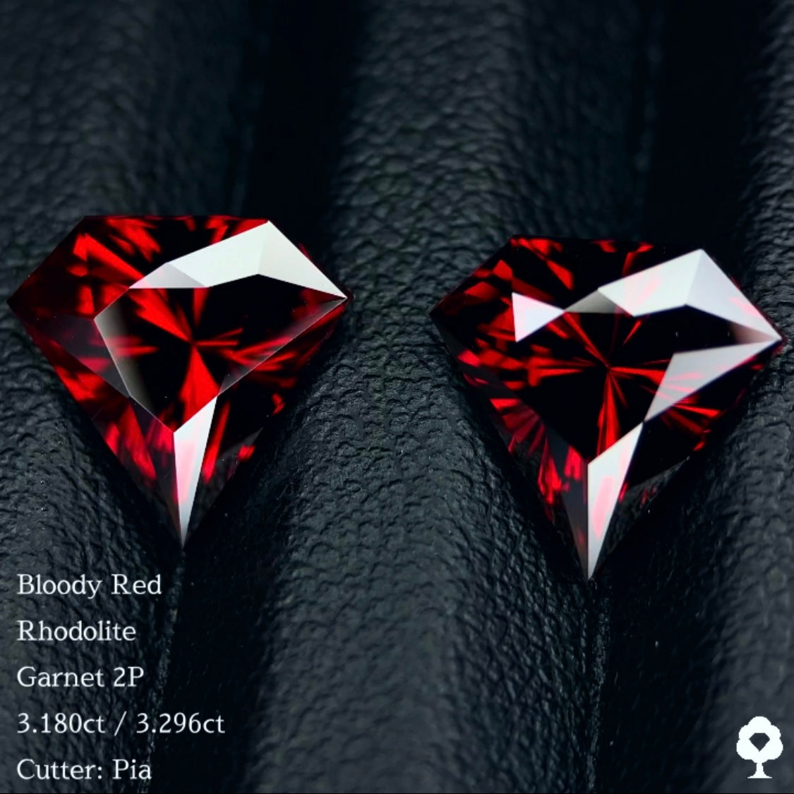 ブラッディーレッドロードライトガーネット 3.180ct / 3.296ct ペア 計6.476ct クッションマグネットケース付き
