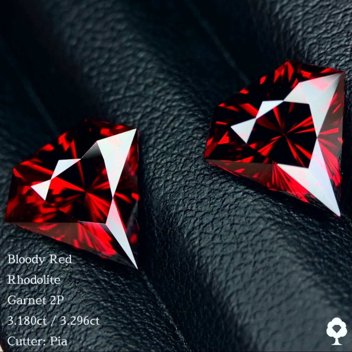 ブラッディーレッドロードライトガーネット 3.180ct / 3.296ct ペア 計6.476ct クッションマグネットケース付き