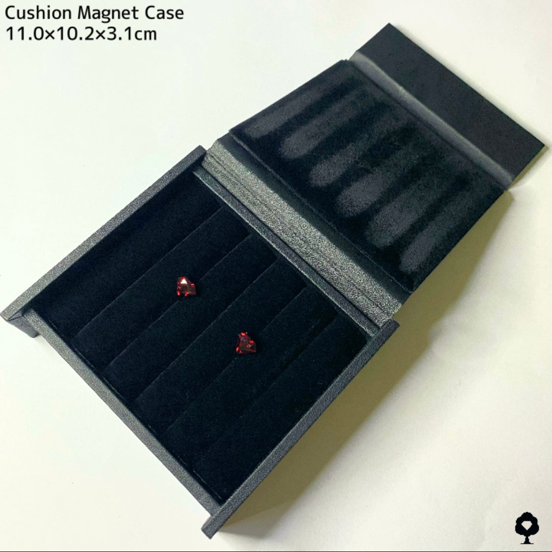 ブラッディーレッドロードライトガーネット 3.180ct / 3.296ct ペア 計6.476ct クッションマグネットケース付き