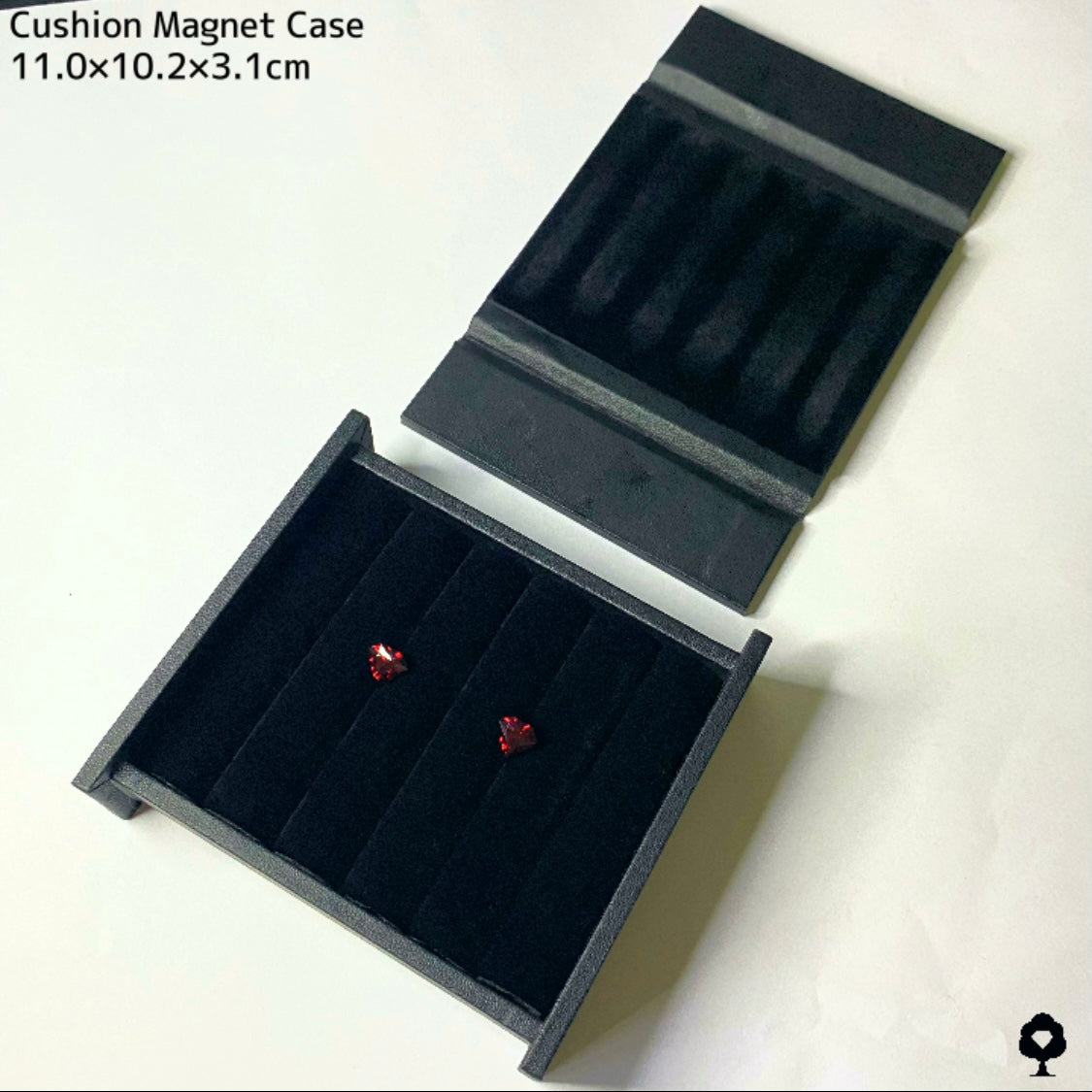 ブラッディーレッドロードライトガーネット 3.180ct / 3.296ct ペア 計6.476ct クッションマグネットケース付き