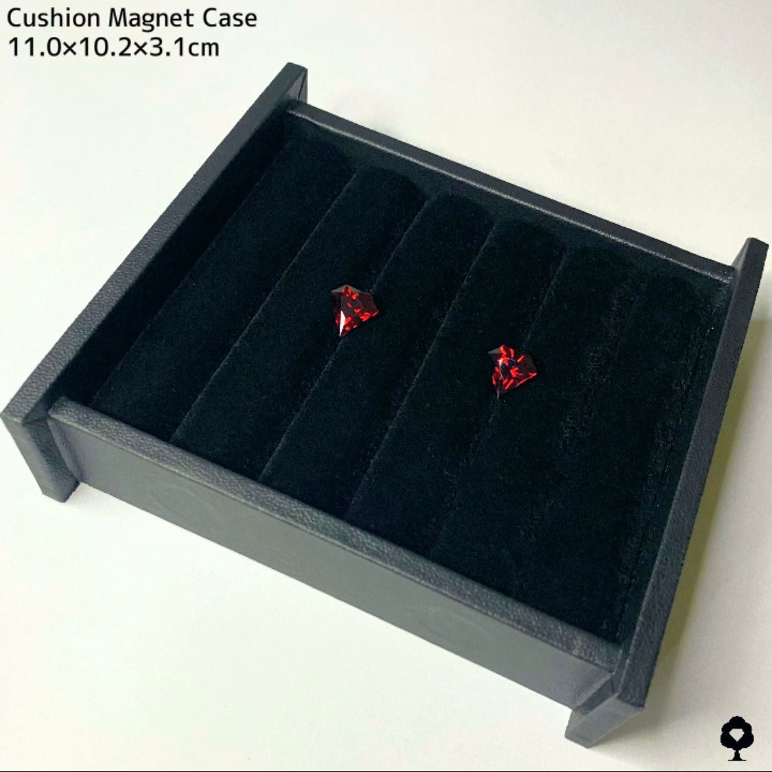 ブラッディーレッドロードライトガーネット 3.180ct / 3.296ct ペア 計6.476ct クッションマグネットケース付き