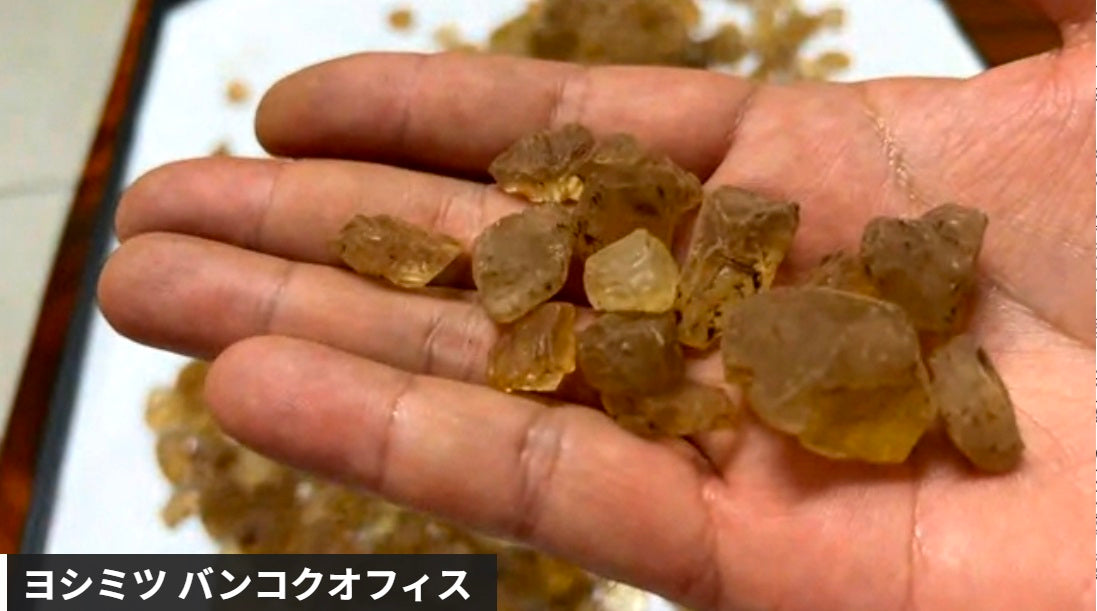 スクリューの在庫は残り2個【ノリ一押しの雫】ゴールデンラブラドライト 4.23ct