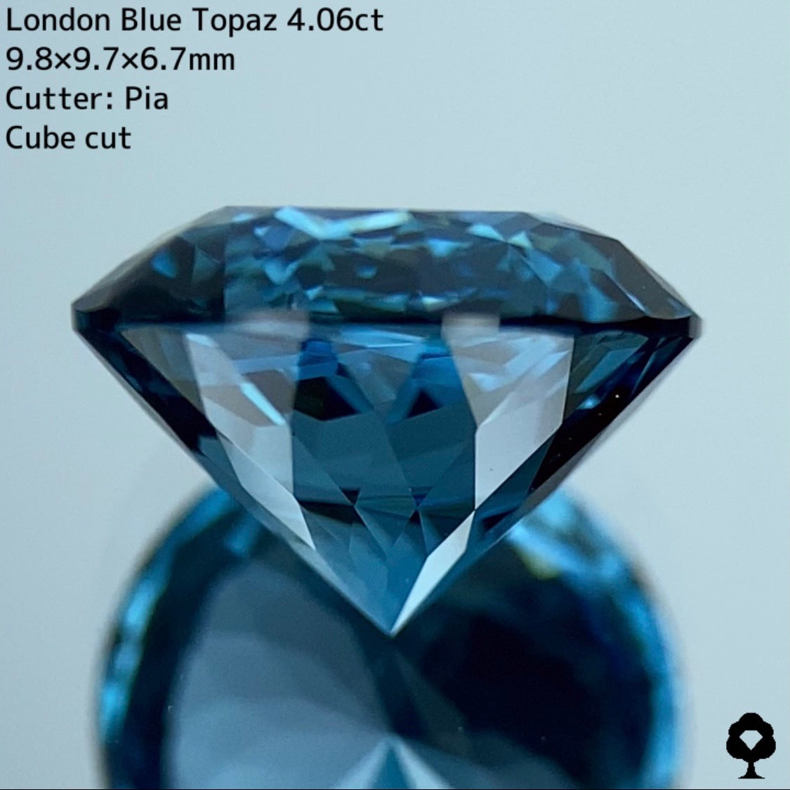 【5ZBまでご利用可能】緑を含むブルーがたまらないピアッちゃんテーブルキューブカット★ロンドンブルートパーズ 4.06ct