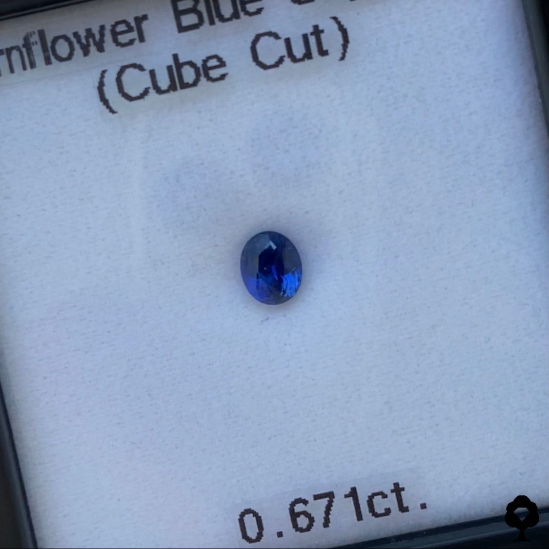 ワンプライス【テーブルキューブカット】ロイアルブルー寄りの最高の色合い★コーンフラワーブルーサファイア 0.671ct