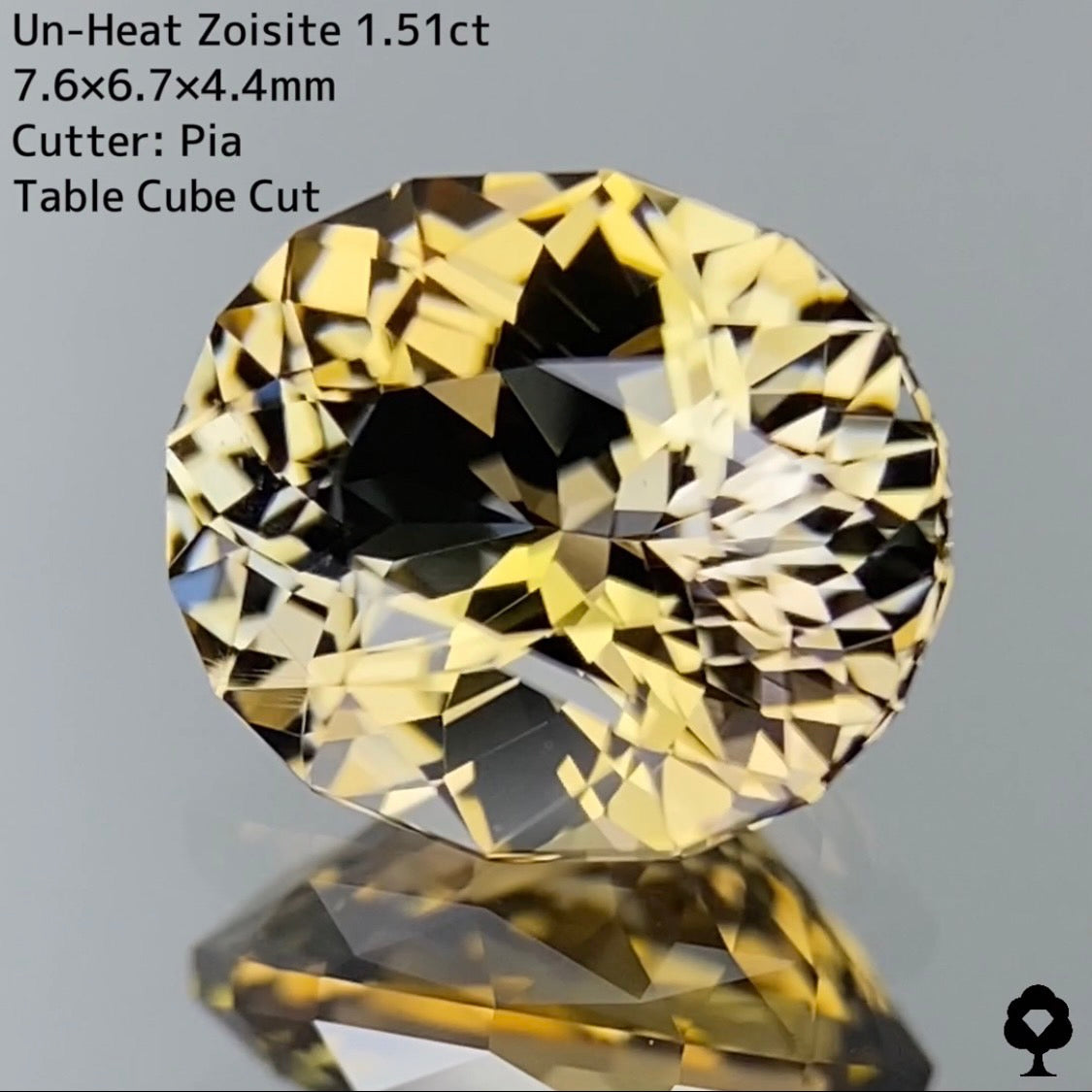 【6/1から¥99,900→¥129,000】シルバーとゴールドの混ざり合いから目が離せない世界でひとつのテーブルキューブファンシーオーバル★非加熱ゾイサイト 1.519ct