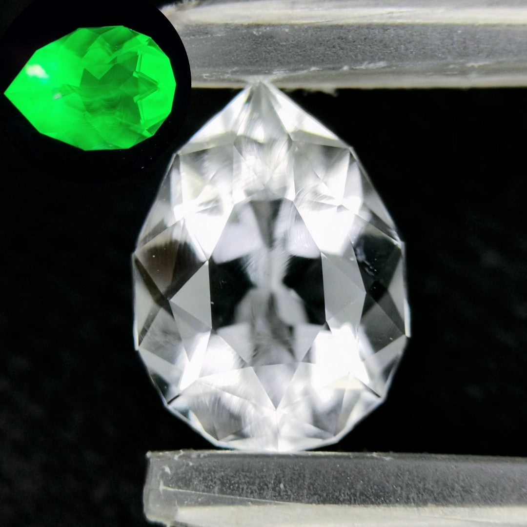 ハンガリー産ハイアライト 0.922ct★ふっくらとしたファンシーペアシェイプの強蛍光
