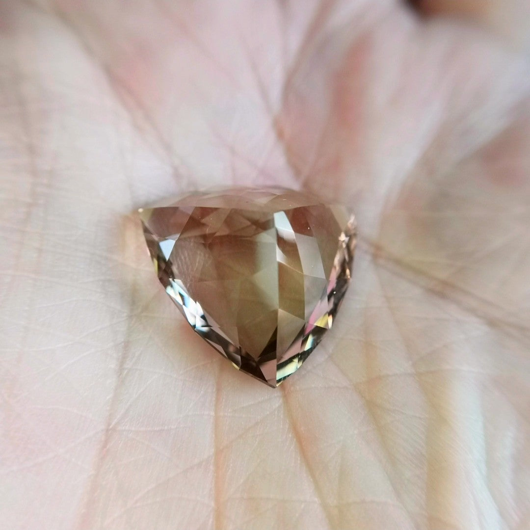 スモーキークォーツ 25.94ct★オリジナルカット多い師匠の正統トリリアント
