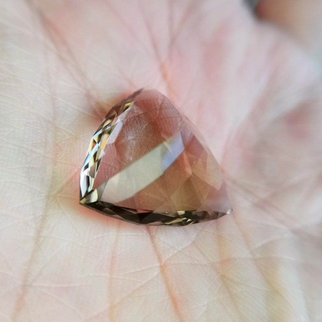 スモーキークォーツ 25.94ct★オリジナルカット多い師匠の正統トリリアント
