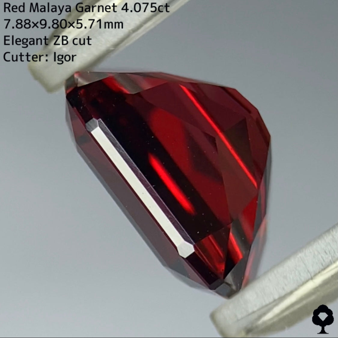 殿堂入り級レッドマラヤガーネット4.075ct★見事な色合いに技術の粋が詰め込まれた美結晶名品