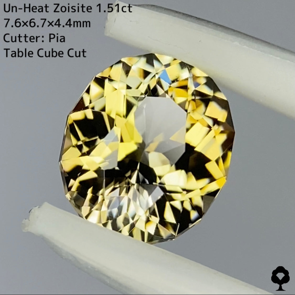 ゴールドとグリーンとの多色感がたまらない色合いのZBカット★非加熱ゾイサイト 1.82ct