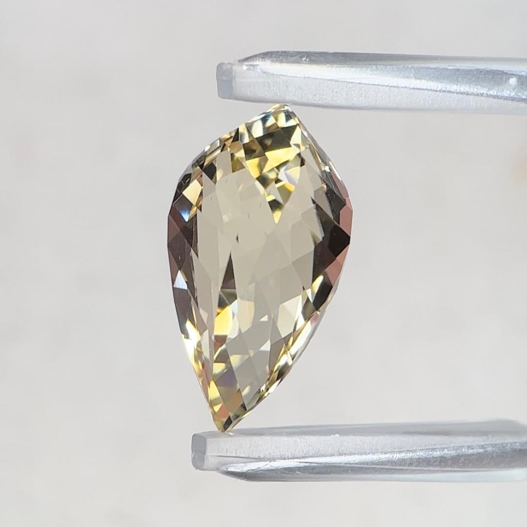スクリューの在庫は残り2個【ノリ一押しの雫】ゴールデンラブラドライト 4.23ct