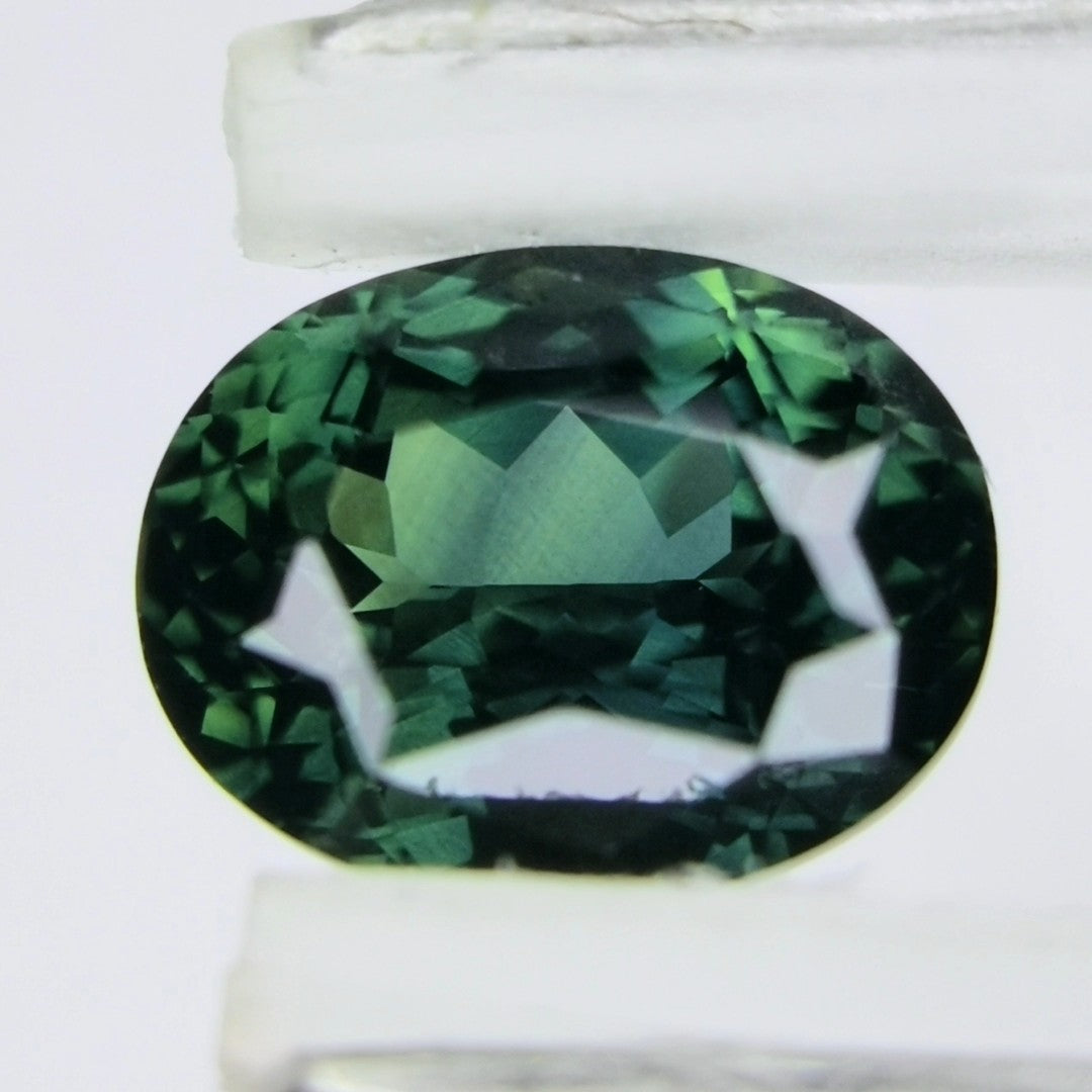 グリニッシュブルーサファイア 0.752ct★バンカチャ産のカラーバンド面白い美結晶