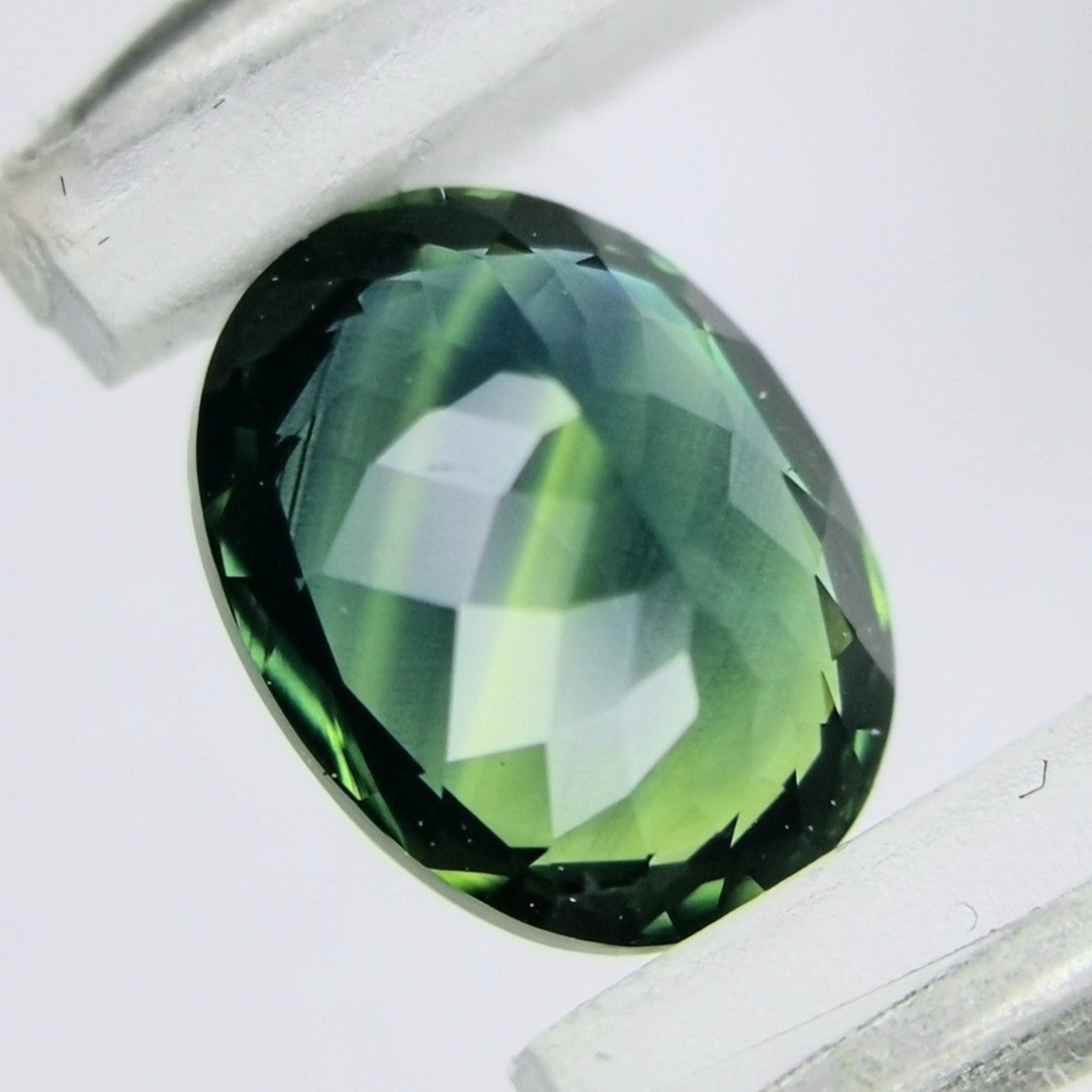 グリニッシュブルーサファイア 0.752ct★バンカチャ産のカラーバンド面白い美結晶