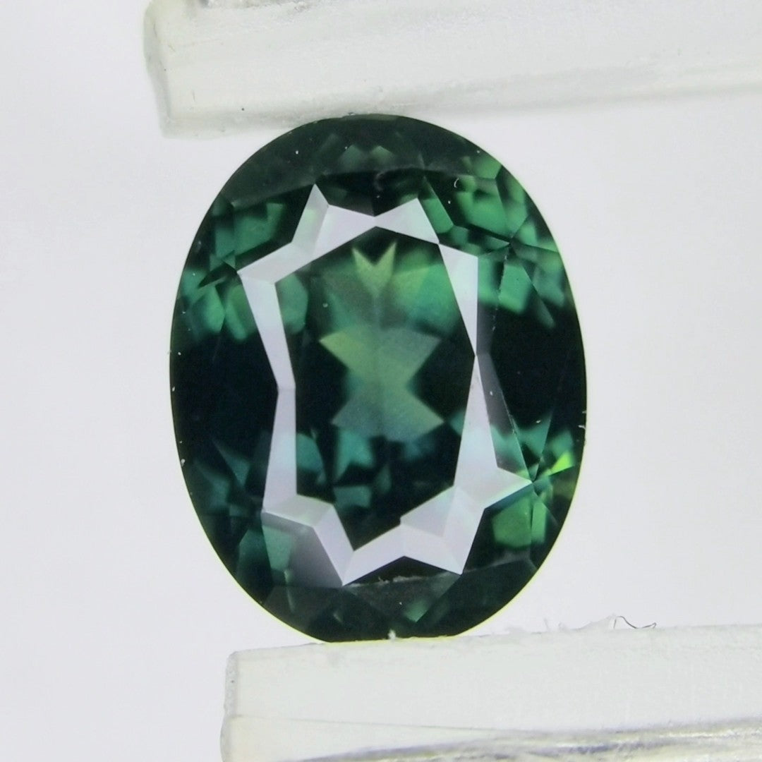 グリニッシュブルーサファイア 0.752ct★バンカチャ産のカラーバンド面白い美結晶
